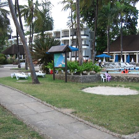 Kenya Bay Beach Hotel Bamburi Exterior foto