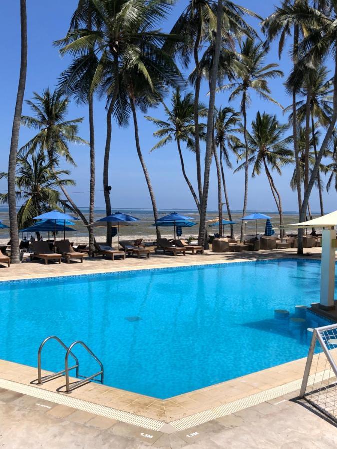 Kenya Bay Beach Hotel Bamburi Exterior foto
