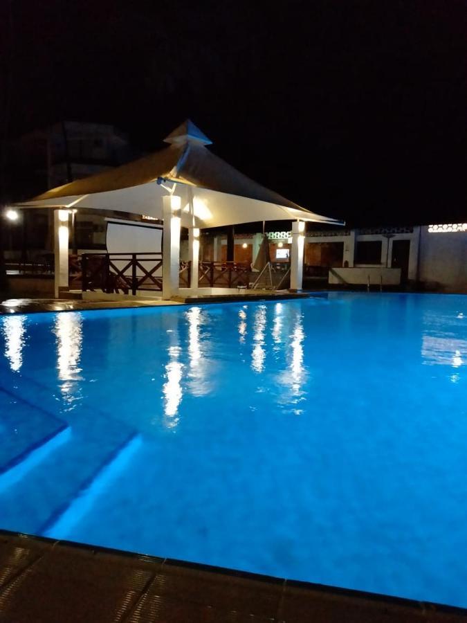 Kenya Bay Beach Hotel Bamburi Exterior foto